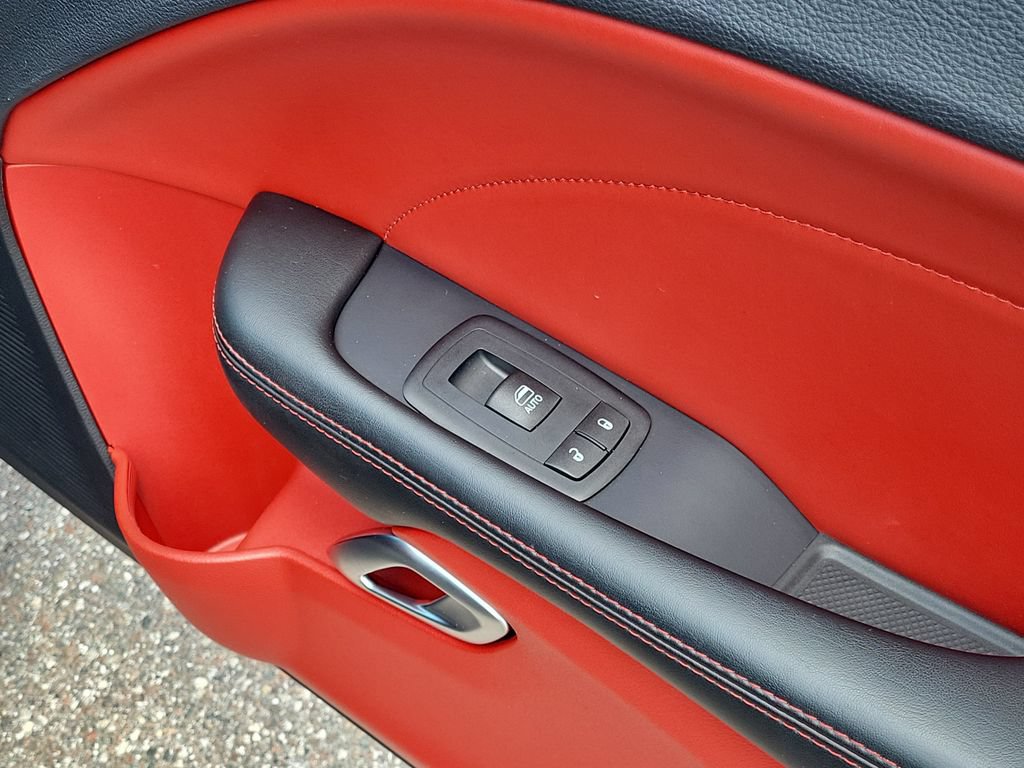 Used 2016 Dodge Challenger R/T Scat Pack w/ Leather Interior Group RWD image 15