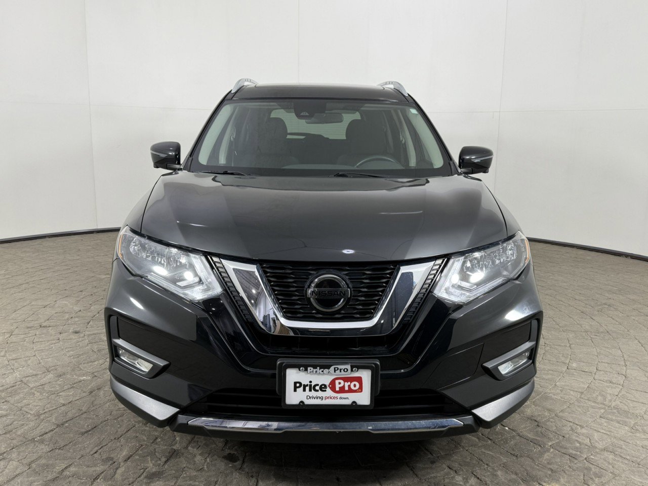 Used 2019 Nissan Rogue SV AWD/4WD image 2
