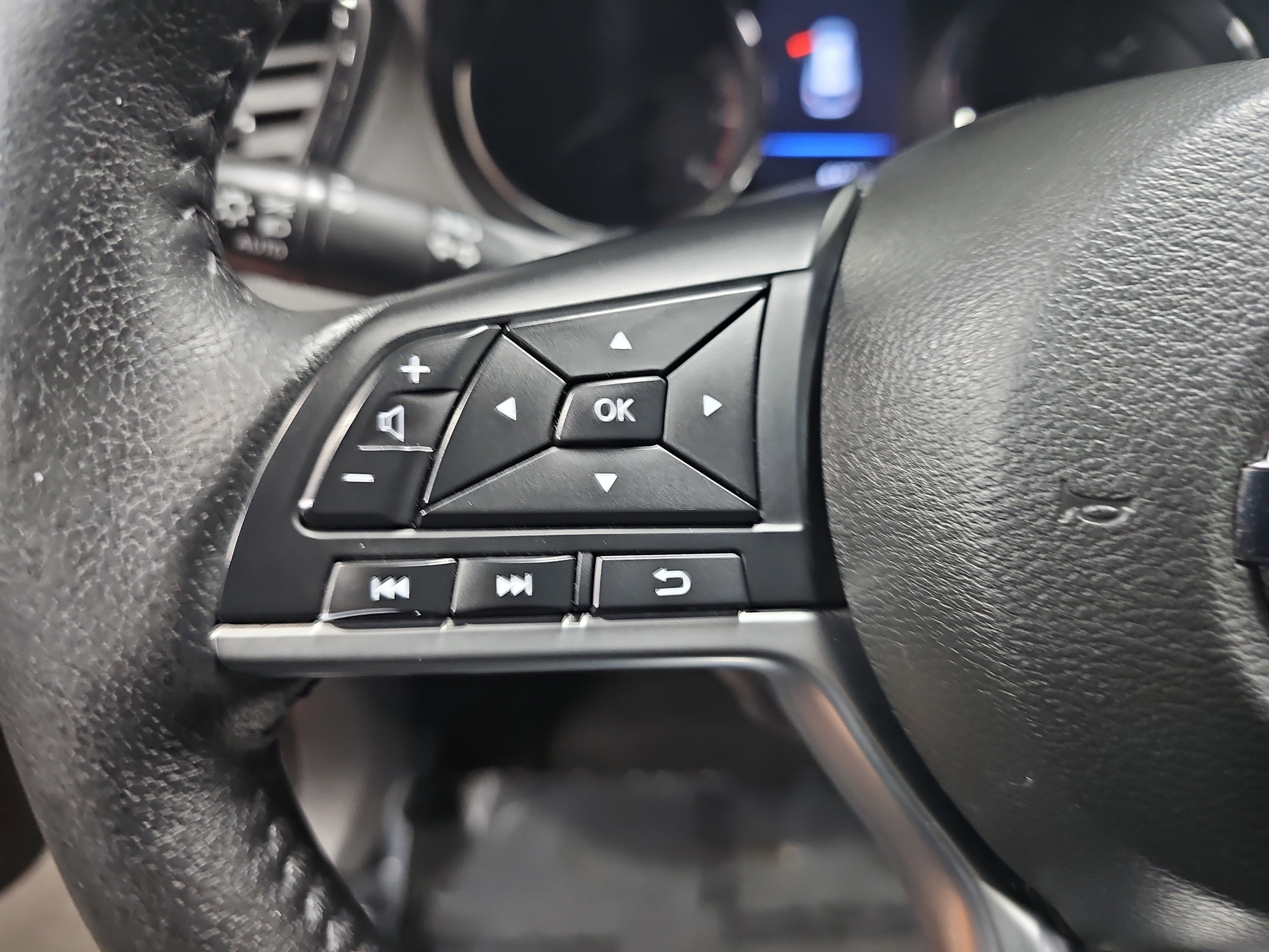 Used 2019 Nissan Rogue SL image 19