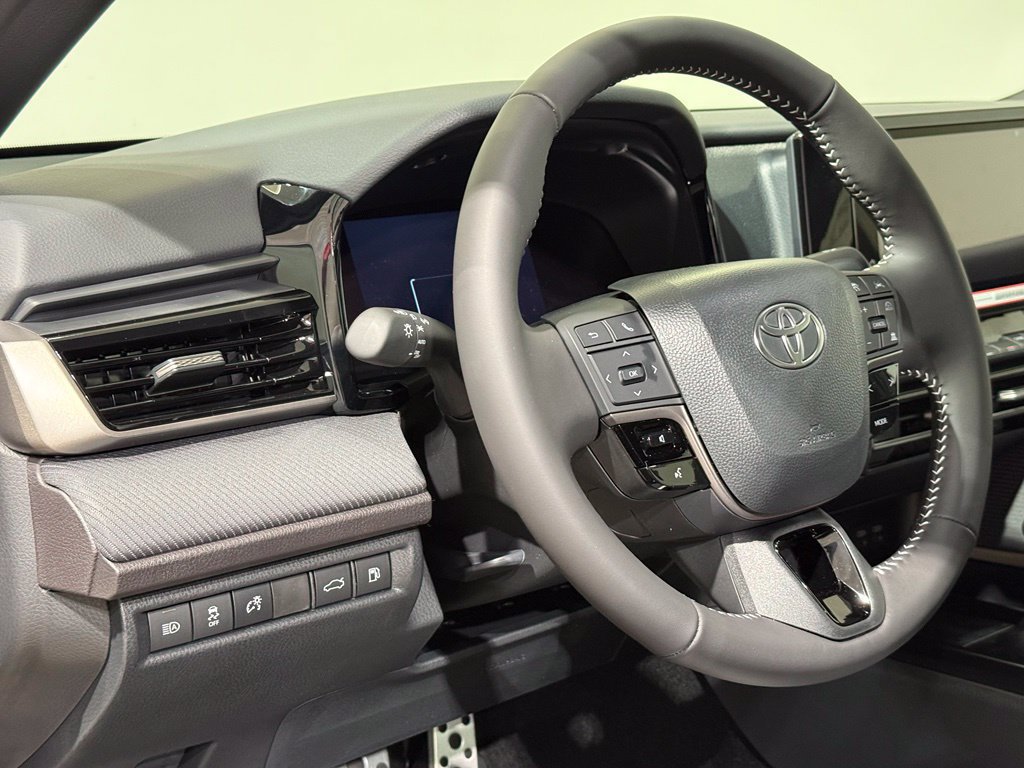 New 2027 Toyota Camry SE w/ Convenience Package FWD image 16