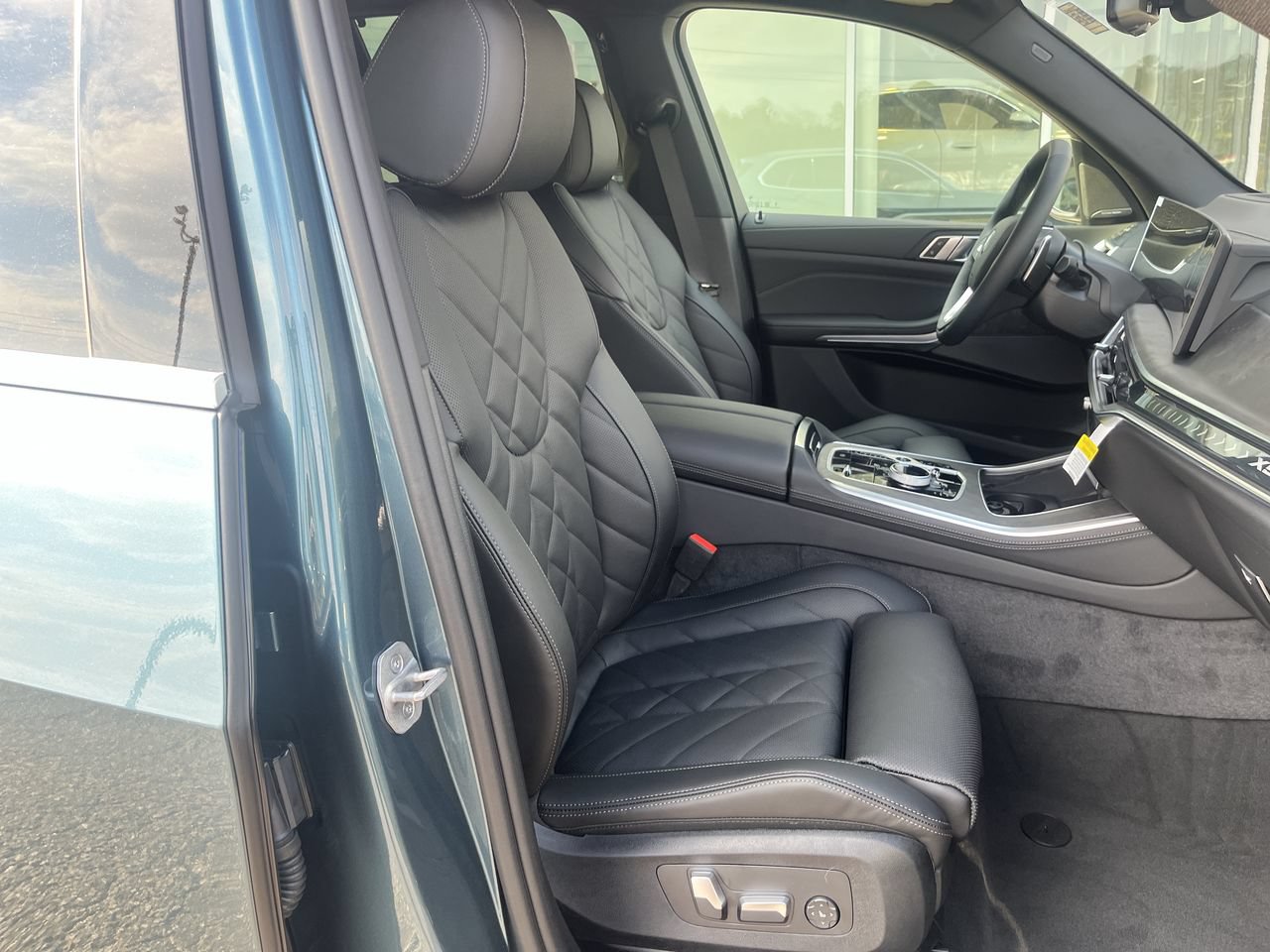 Used 2026 BMW X5 xDrive50e w/ Executive Package AWD/4WD image 37