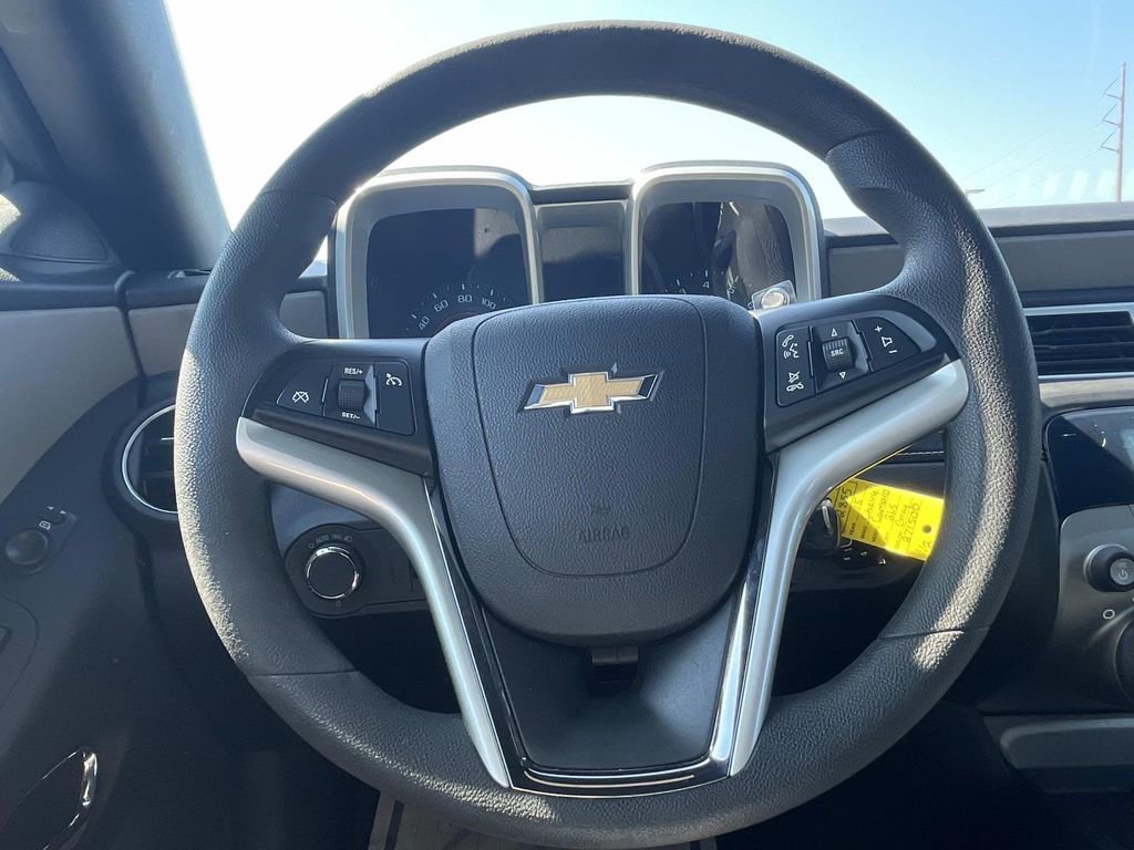 Used 2015 Chevrolet Camaro LS RWD image 23