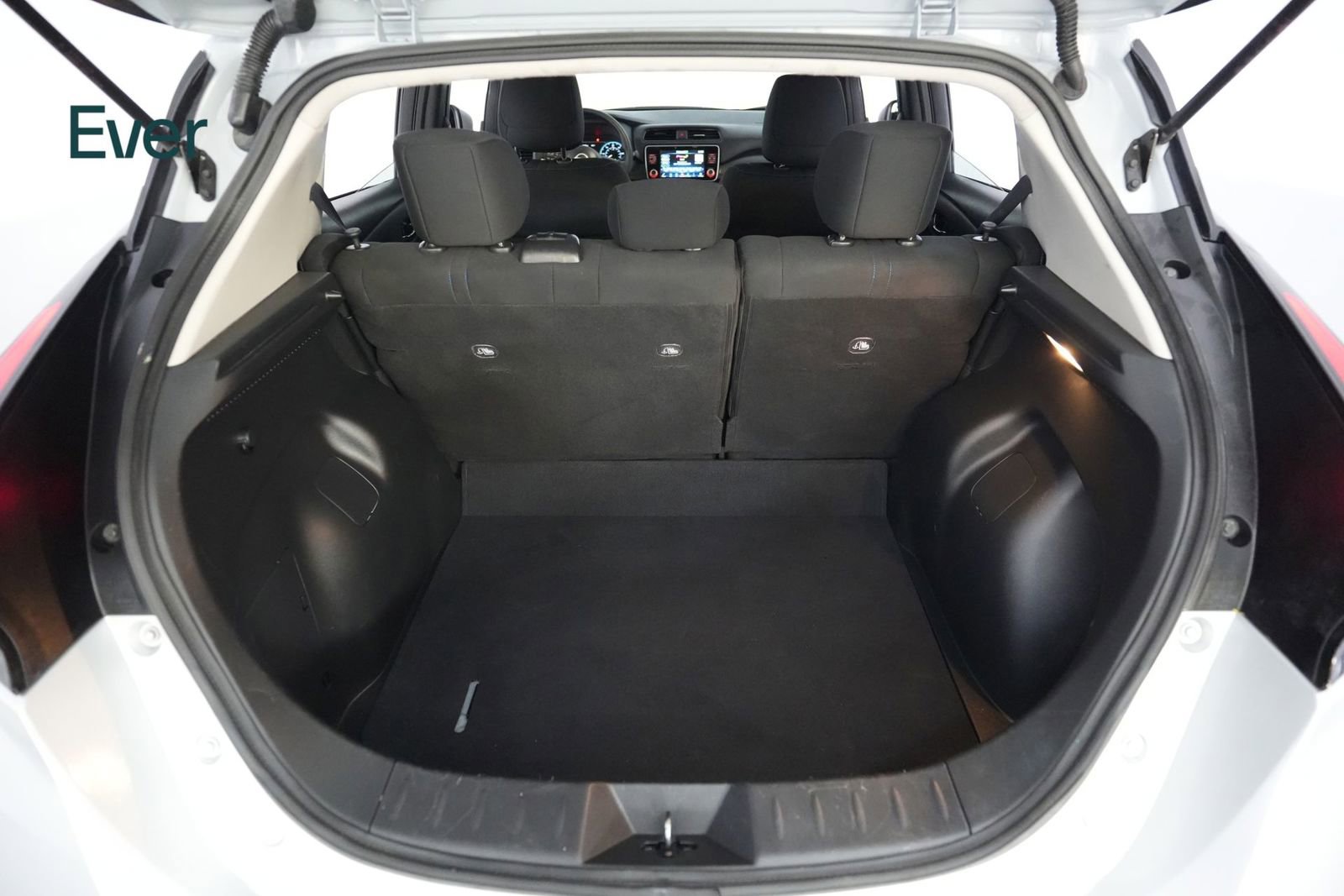 Used 2025 Nissan Leaf S FWD image 8