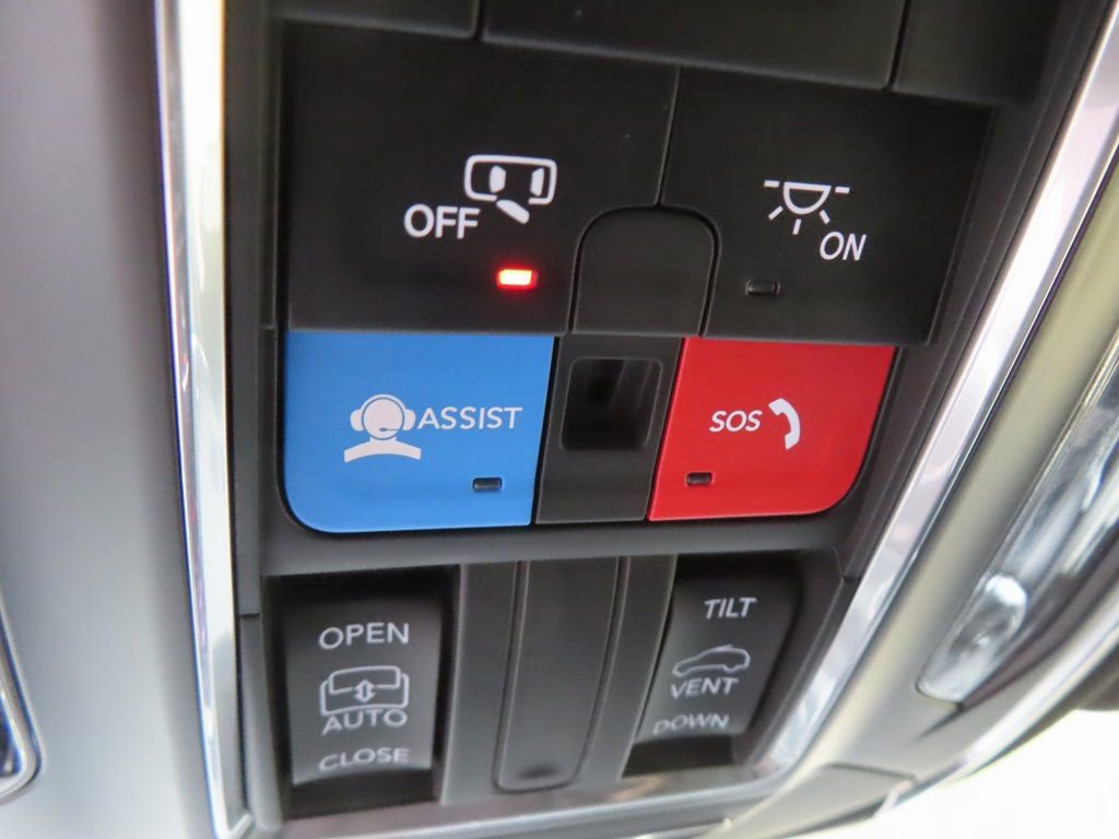 New 2025 Jeep Grand Cherokee Altitude image 13