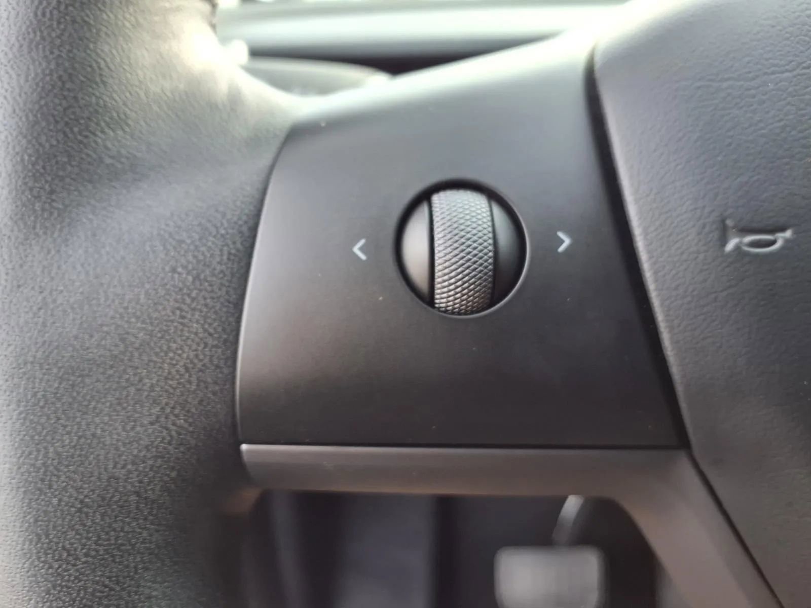 Used 2024 Tesla Model Y Long Range image 29