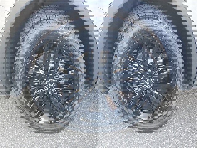 Certified 2022 Volkswagen Tiguan SE R-Line image 5