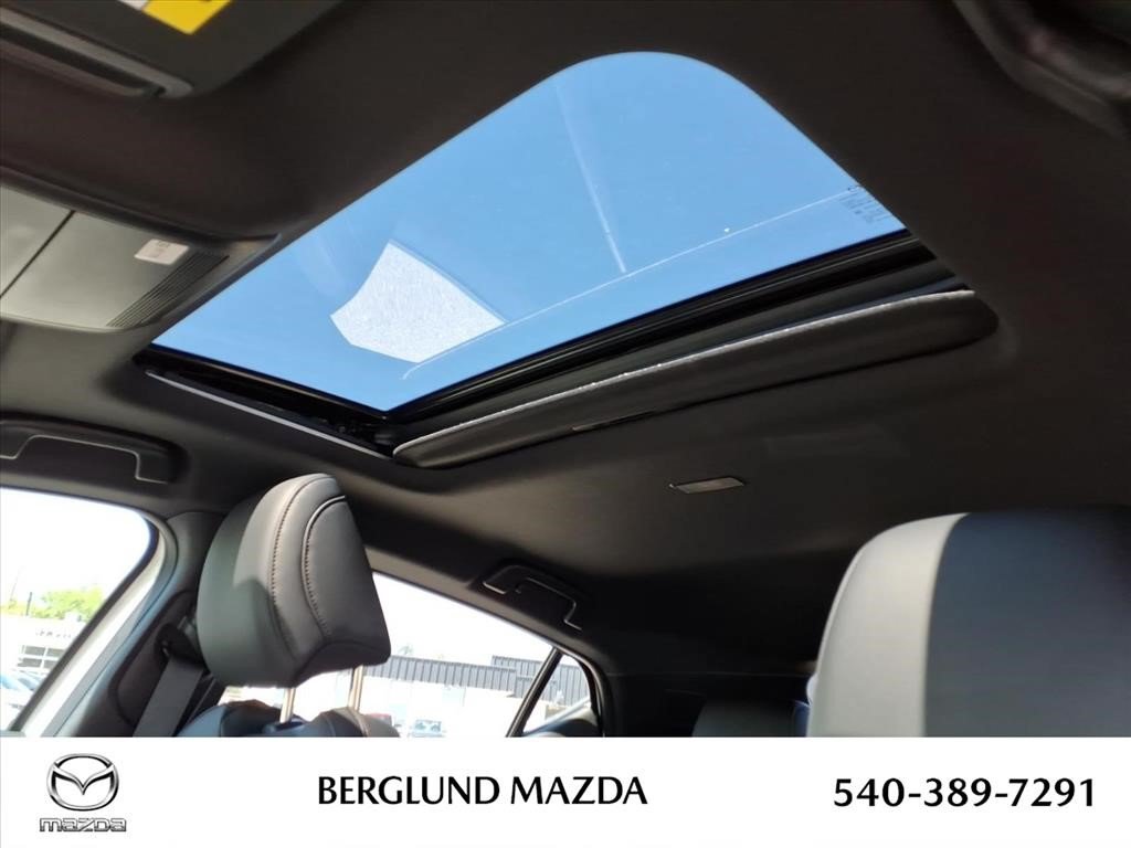 New 2026 MAZDA MAZDA3 Hatchback w/Premium Plus Pkg AWD/4WD image 7