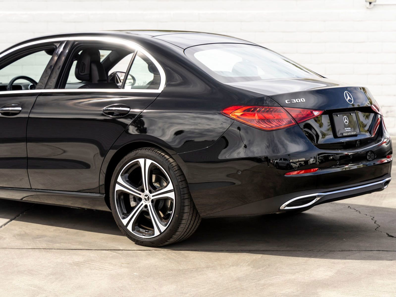 Used 2025 Mercedes-Benz C 300 Sedan image 8