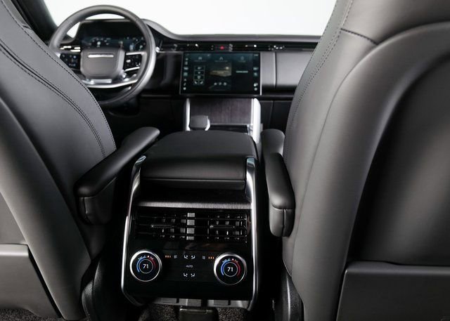 New 2025 Land Rover Range Rover SE image 10
