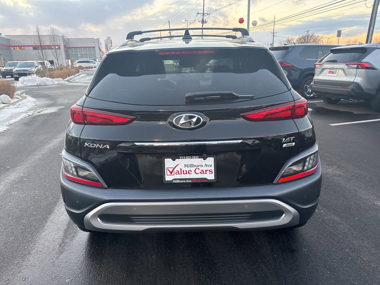 Used 2023 Hyundai Kona Limited image 6