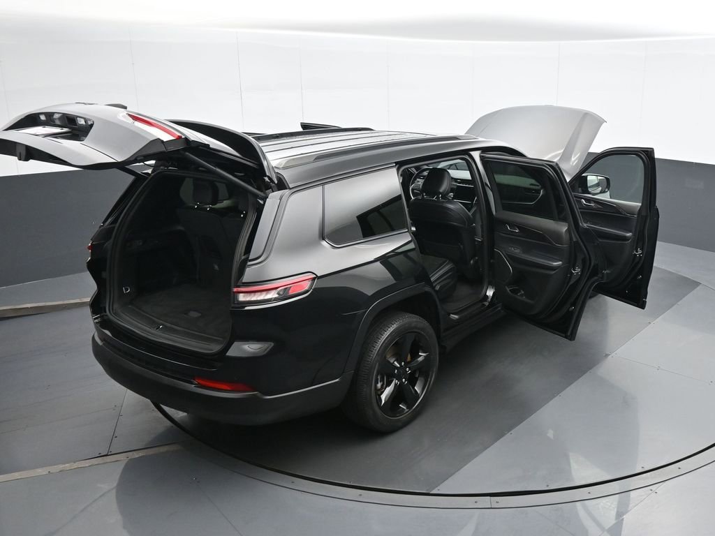 Used 2022 Jeep Grand Cherokee L Laredo image 40