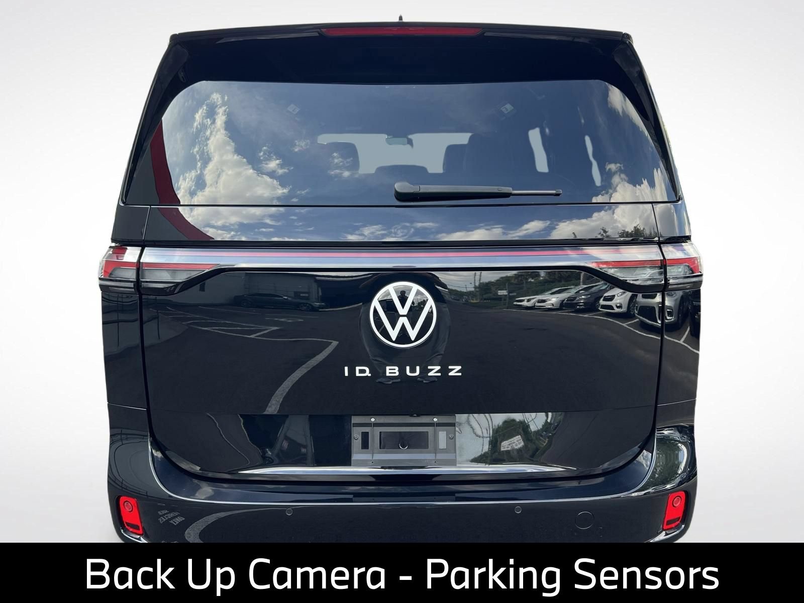 Used 2025 Volkswagen ID. Buzz Pro S RWD image 9