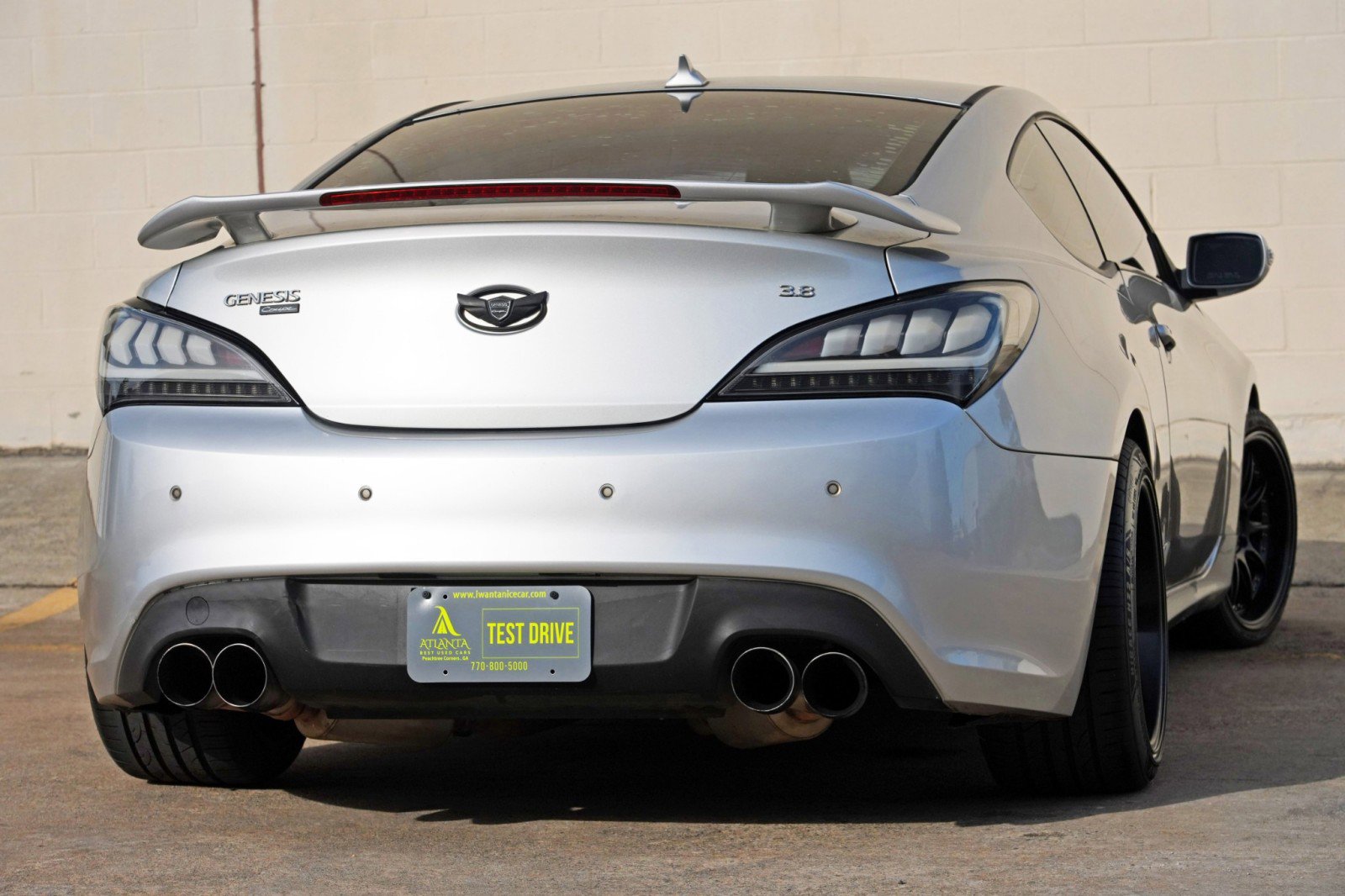 Used 2013 Hyundai Genesis 3.8 RWD image 4