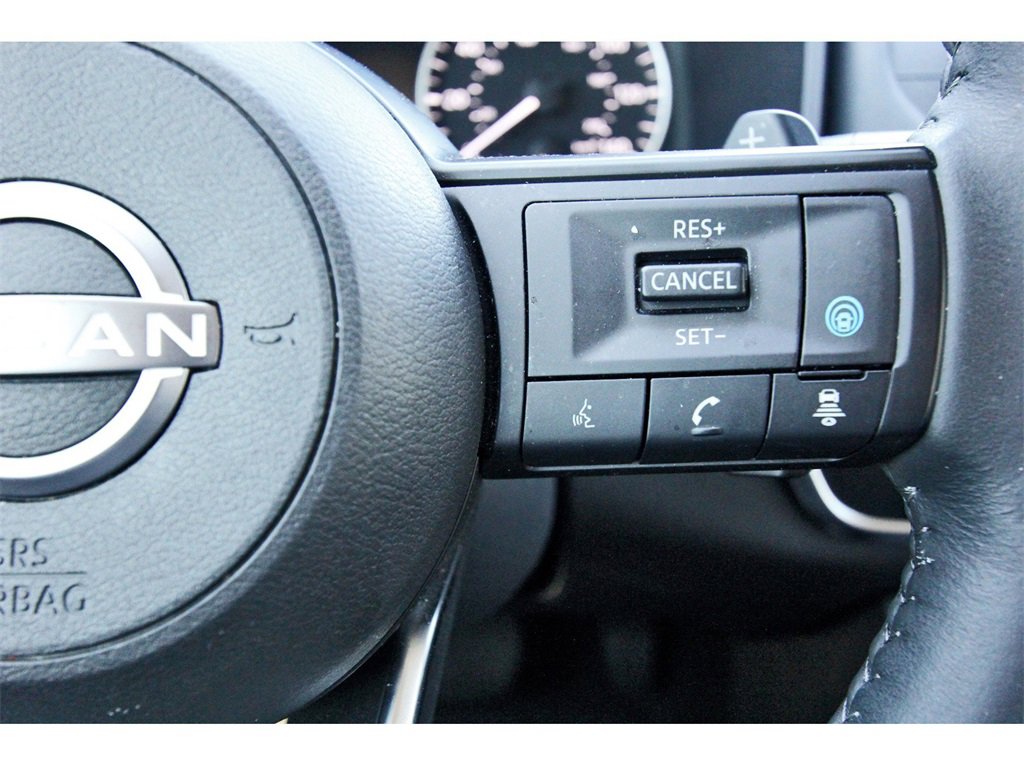 Used 2024 Nissan Rogue SV w/ SV Premium Package image 12