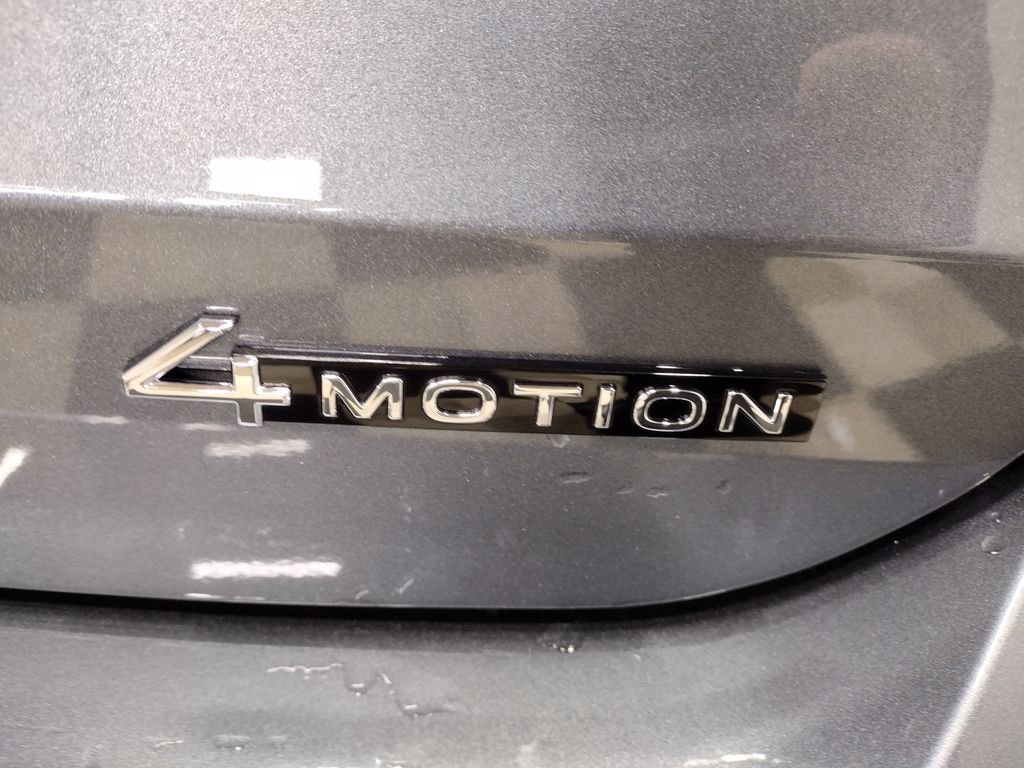 New 2025 Volkswagen Taos SEL image 14