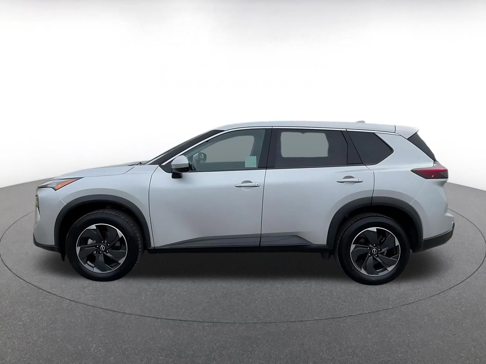 Used 2025 Nissan Rogue SV image 9