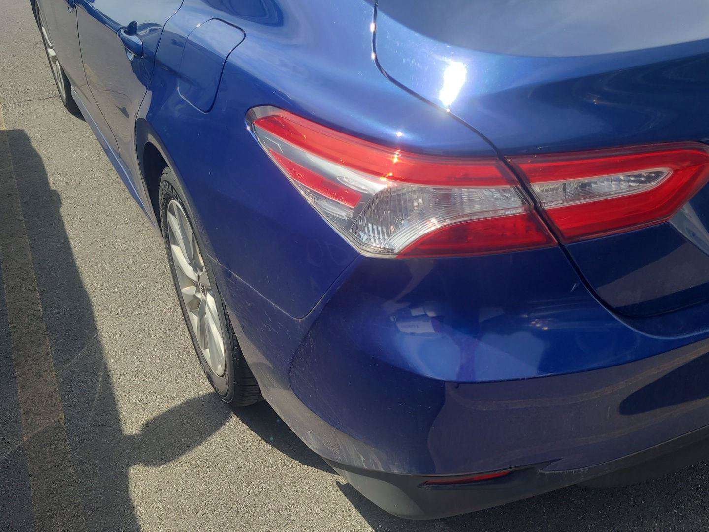 Used 2018 Toyota Camry LE FWD image 5