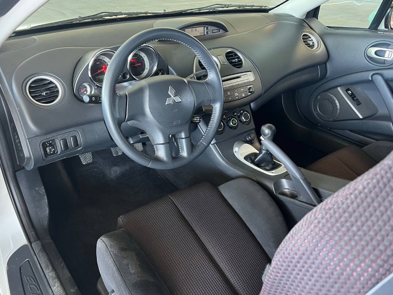 Used 2009 Mitsubishi Eclipse GS FWD image 17