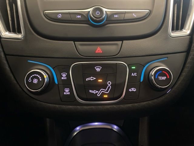 Used 2017 Chevrolet Malibu LT FWD image 21