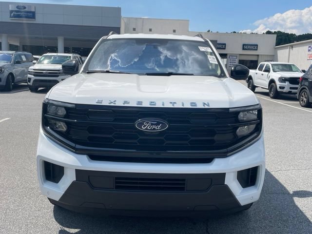 Used 2025 Ford Expedition Max Active RWD image 2