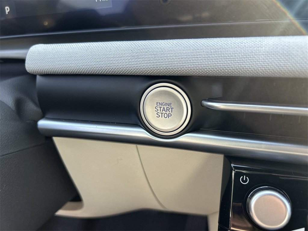 New 2026 Hyundai Tucson Limited image 30