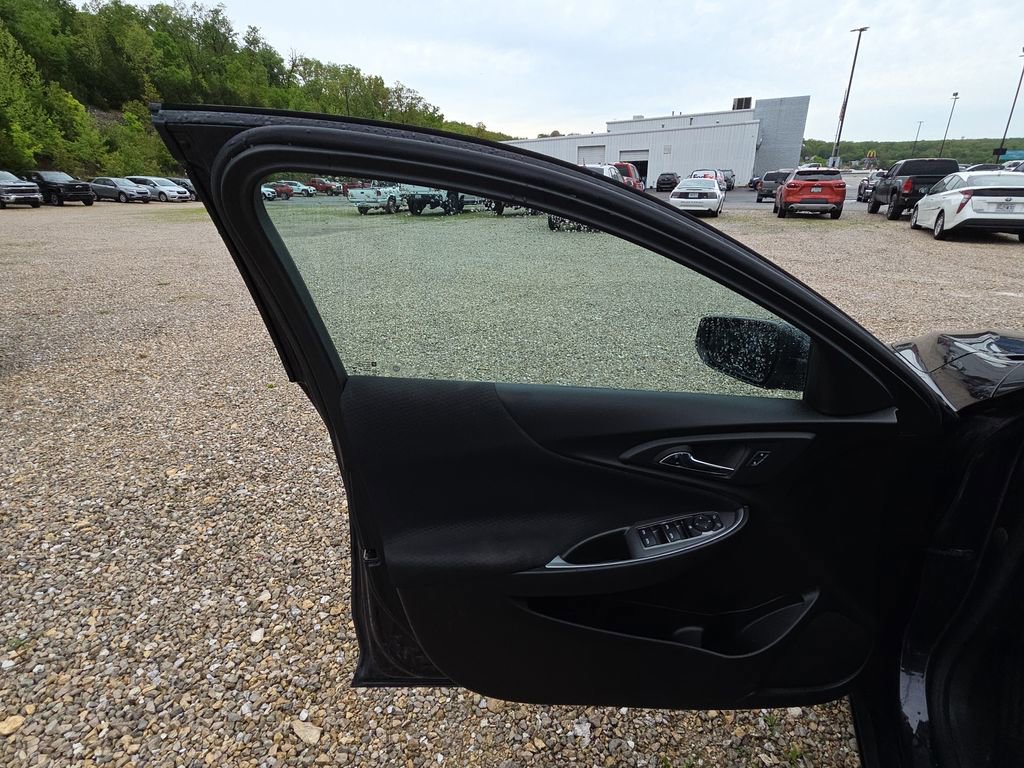 Used 2023 Chevrolet Malibu LT FWD image 7