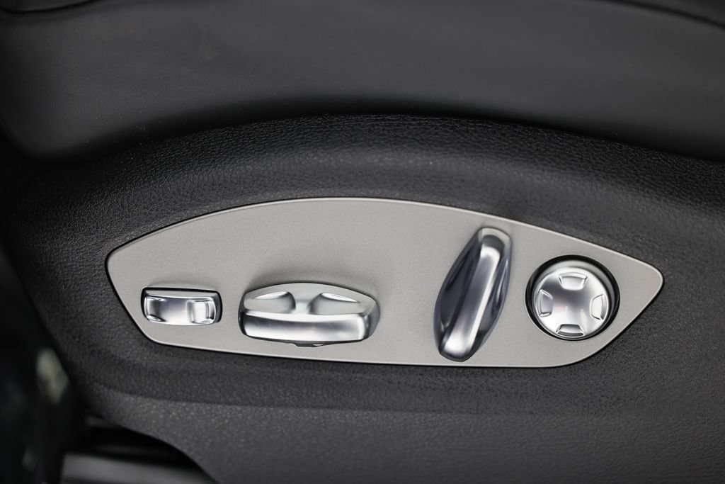 New 2026 Porsche Macan Turbo AWD/4WD image 25