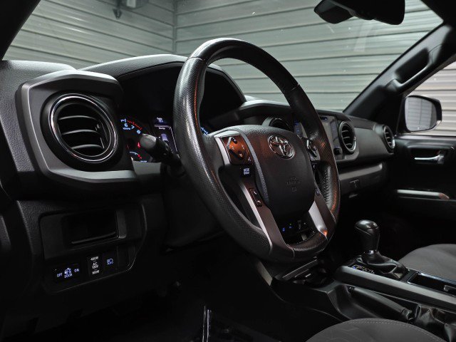 Used 2019 Toyota Tacoma TRD Sport w/ Technology Package AWD/4WD image 14