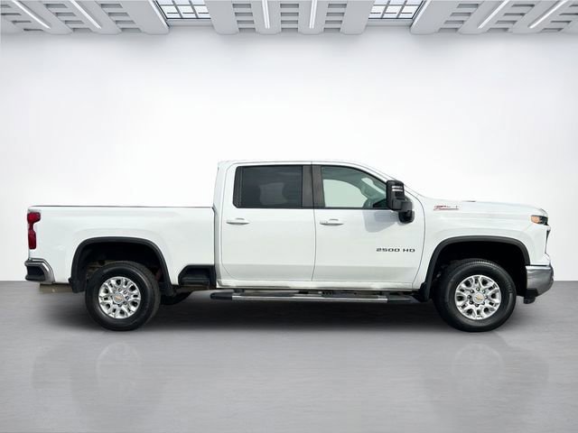 Used 2024 Chevrolet Silverado 2500 LT AWD/4WD image 3