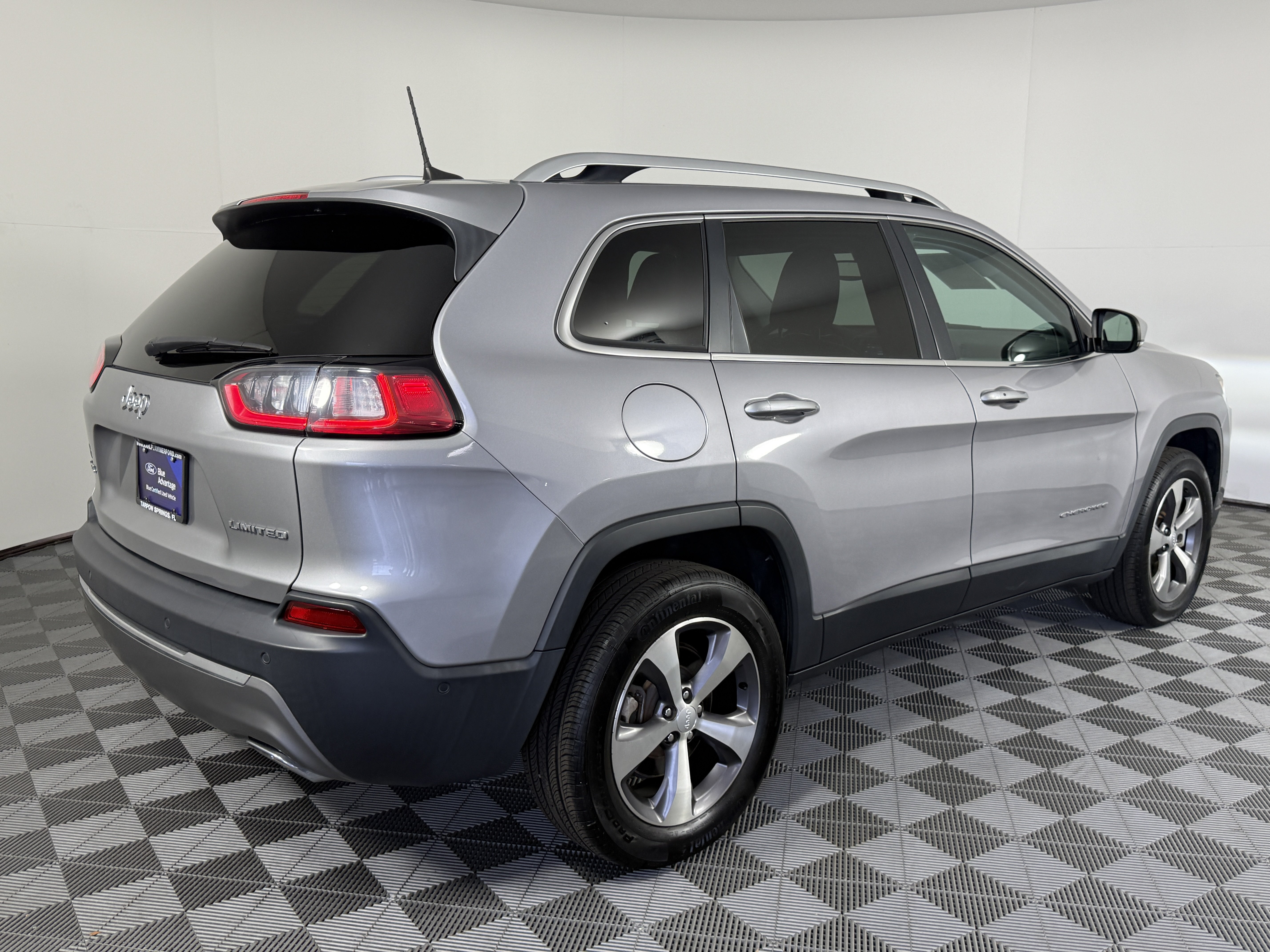 Used 2021 Jeep Cherokee Limited AWD/4WD image 3