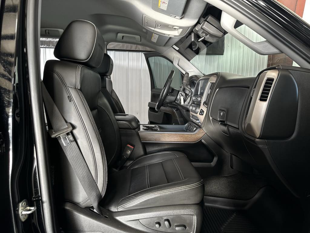 Used 2017 GMC Sierra 2500 Denali w/ Duramax Plus Package image 14