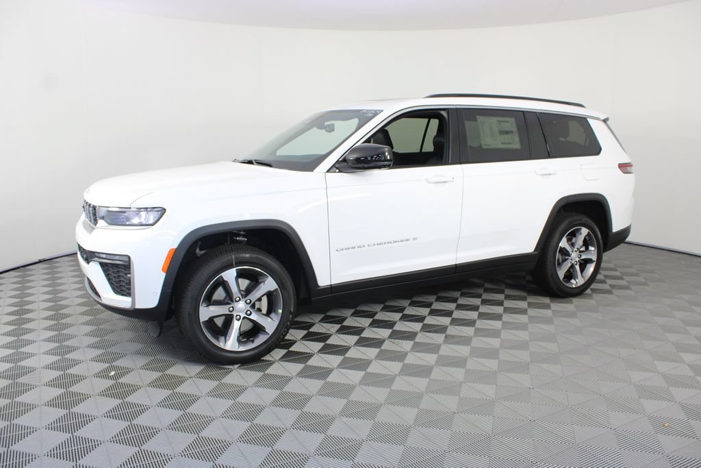 New 2026 Jeep Grand Cherokee L Limited w/ Luxury Tech Group II AWD/4WD image 2