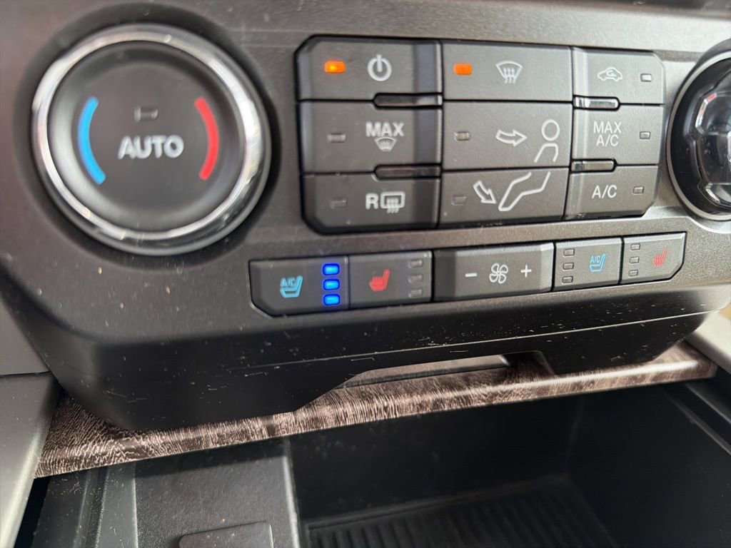 Used 2019 Ford F350 Lariat w/ Chrome Package image 14