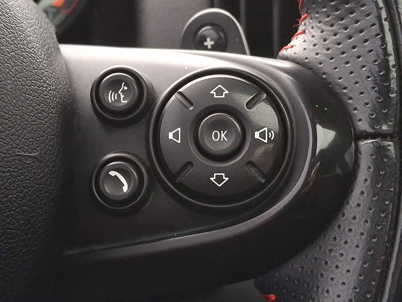 Used 2019 MINI Cooper Countryman S w/ Premium Package image 18