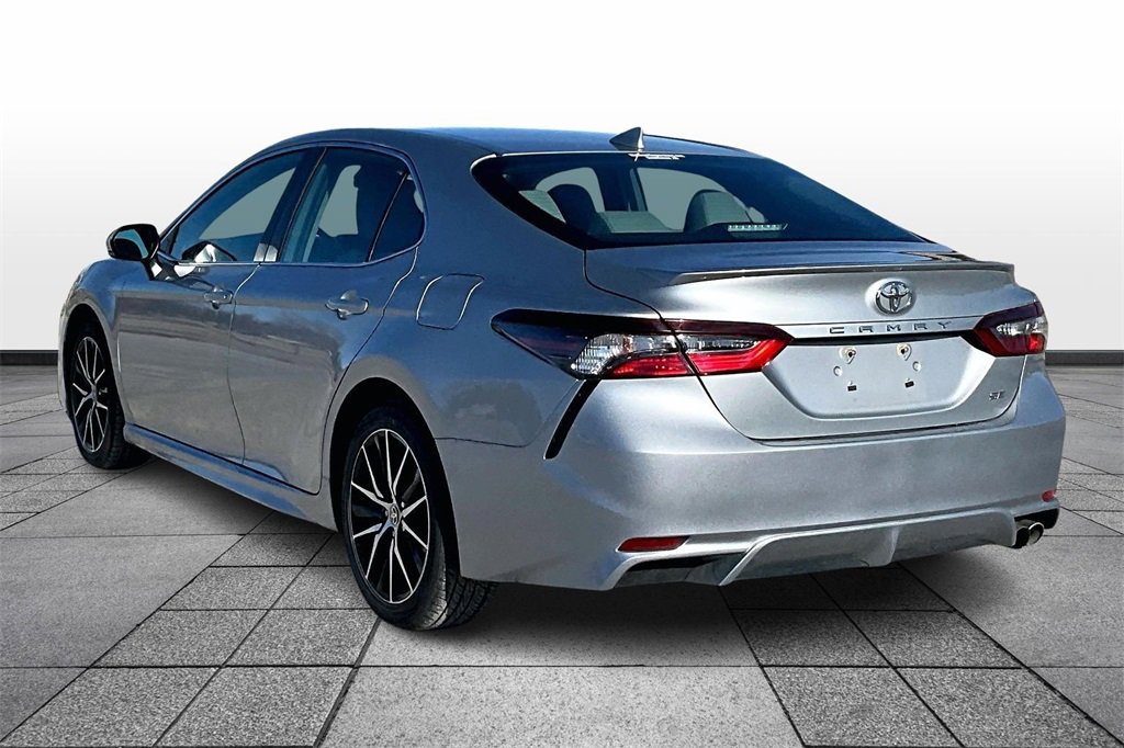 Used 2024 Toyota Camry SE image 10