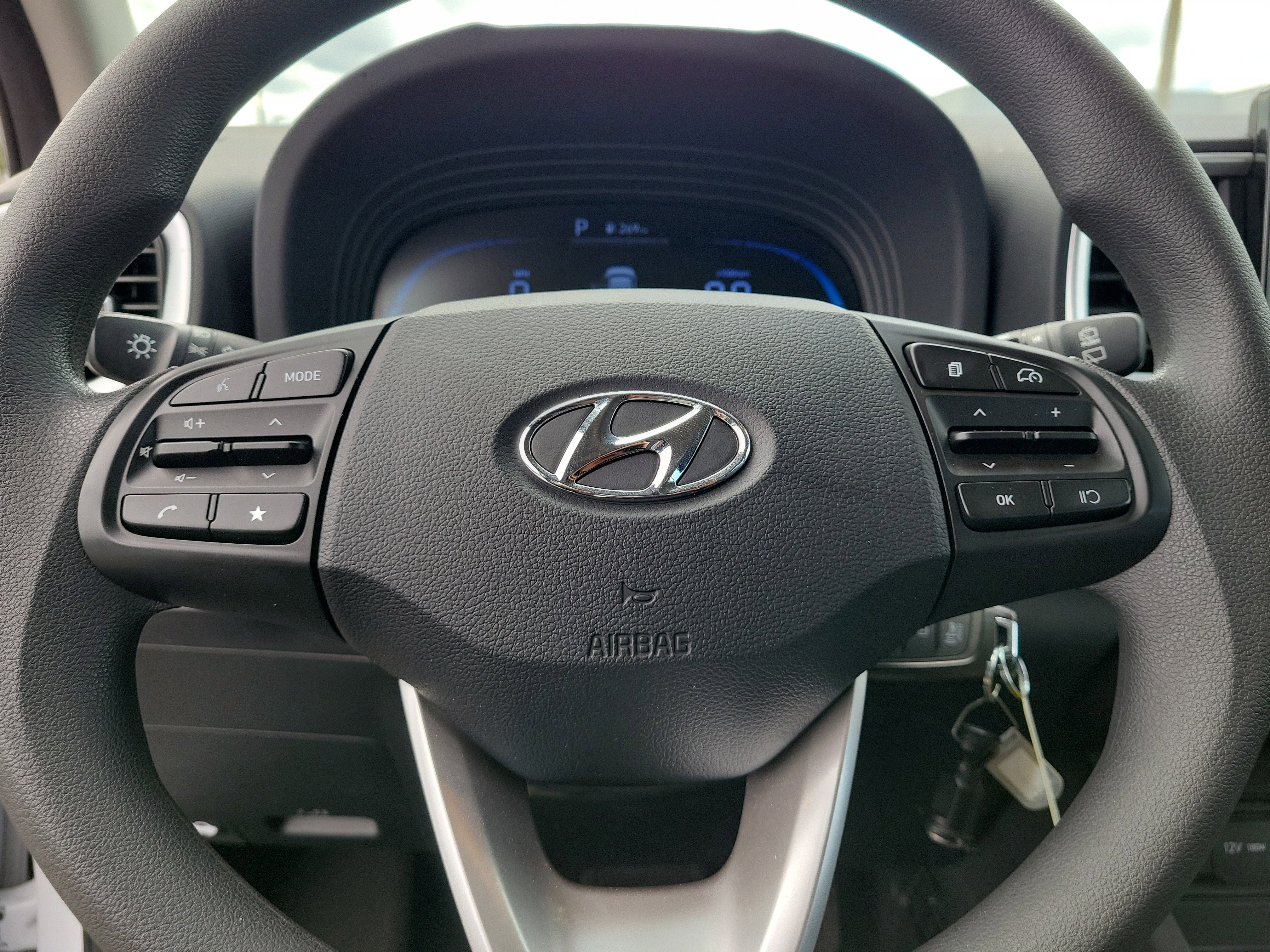 Used 2023 Hyundai Venue SE FWD image 18