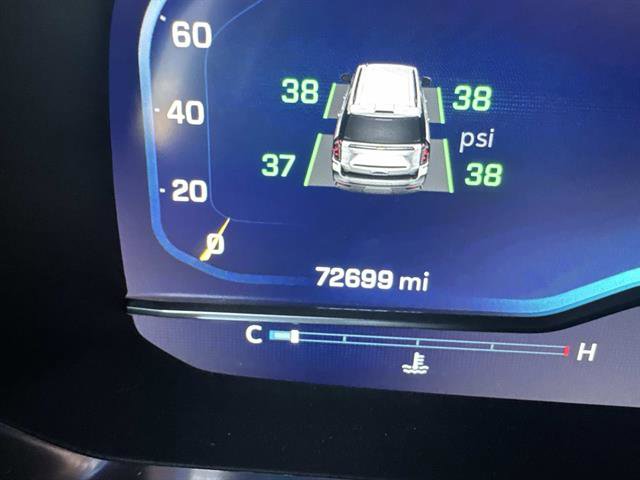 Used 2022 Chevrolet Suburban LT w/ Luxury Package image 11