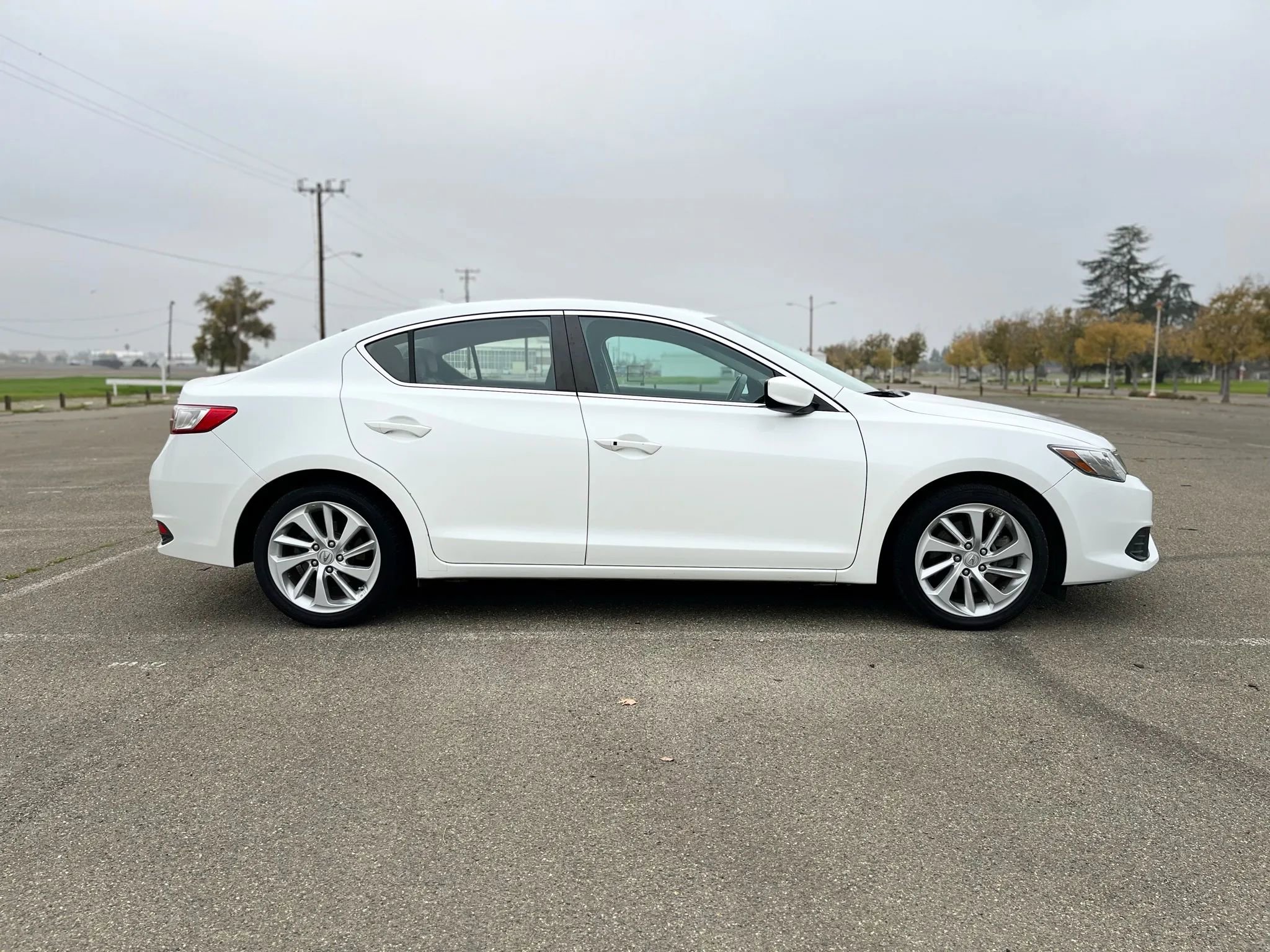 Used 2018 Acura ILX FWD image 4