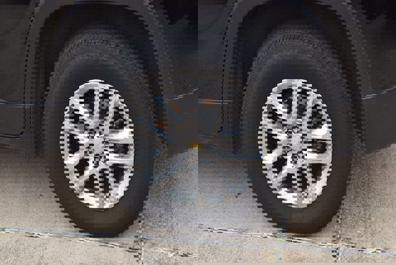 Used 2023 Chevrolet Traverse LS w/ Safety Package image 12