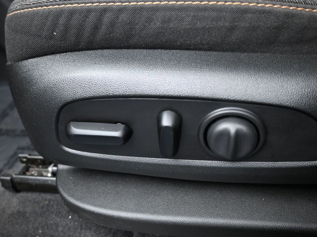 Used 2020 Chevrolet Equinox LT image 12