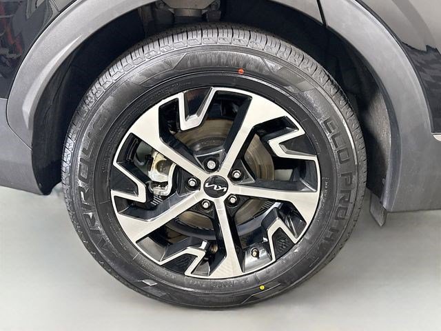 Used 2023 Kia Sportage EX FWD image 33