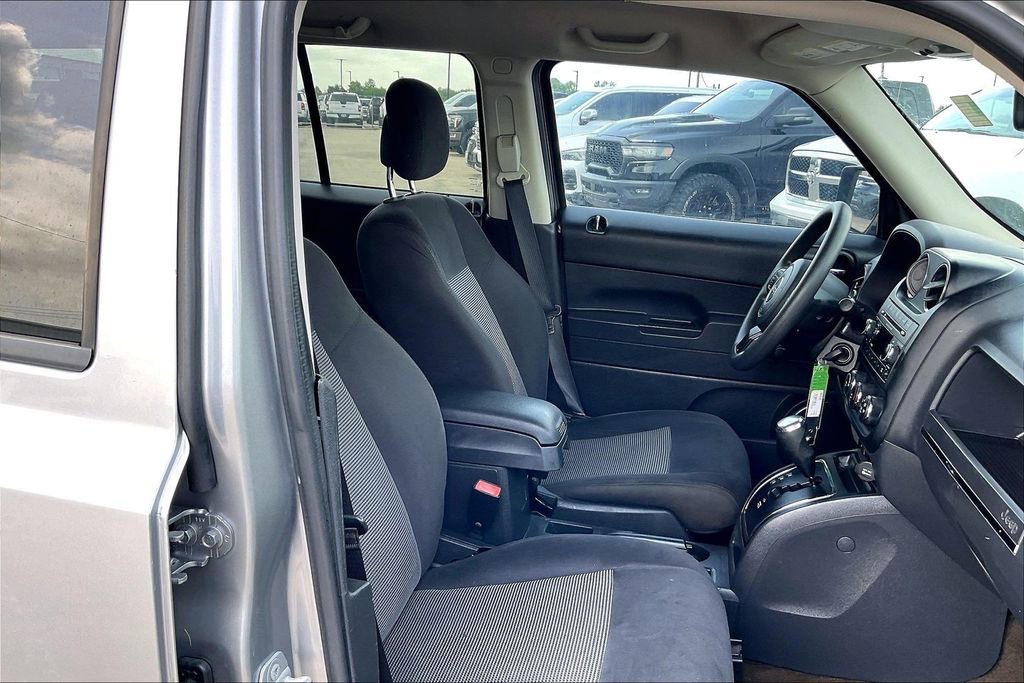 Used 2016 Jeep Patriot Sport FWD image 28