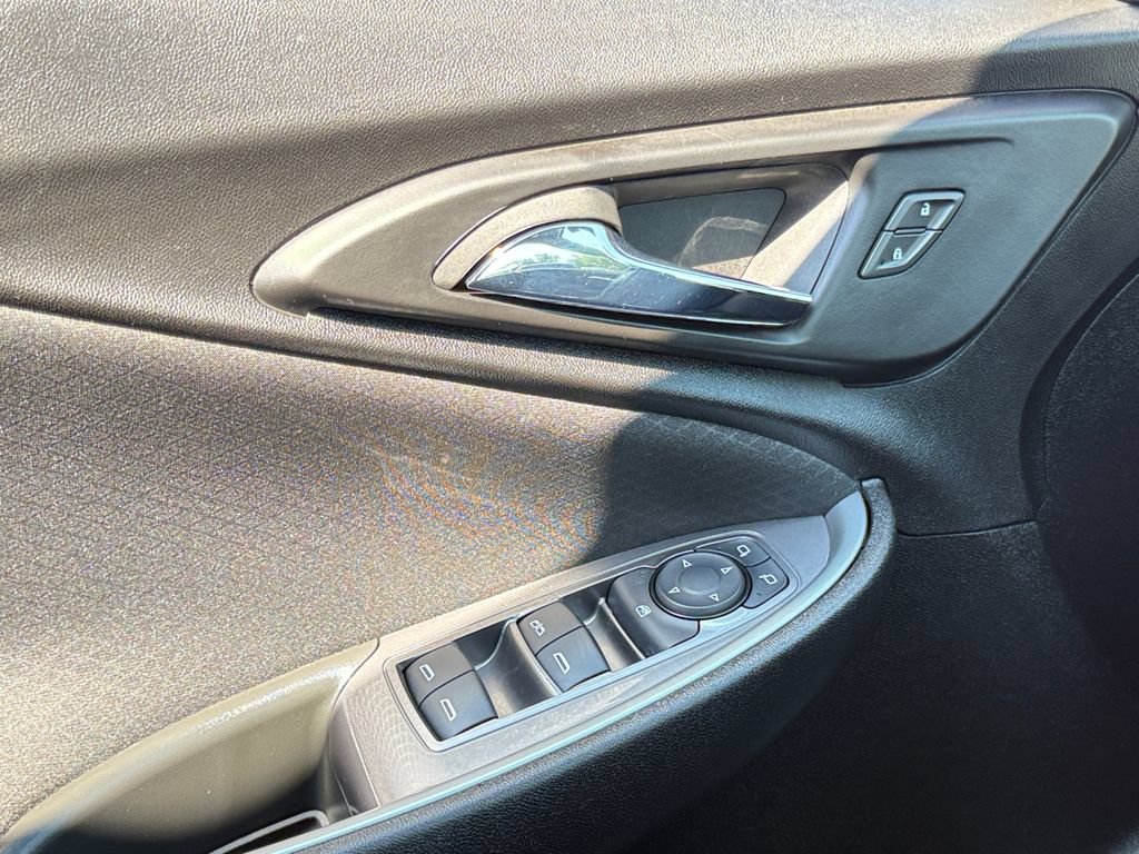 Used 2024 Chevrolet Malibu LT FWD image 11
