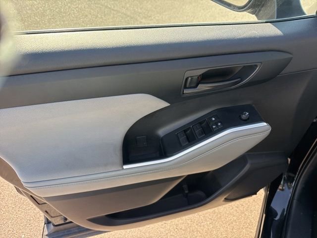 Used 2023 Toyota Highlander L FWD image 14