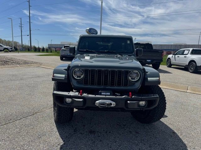 Used 2025 Jeep Wrangler Unlimited Rubicon AWD/4WD image 2