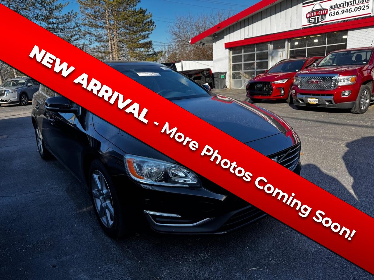 Used 2017 Volvo V60 T5 Premier w/ Convenience Package image 1