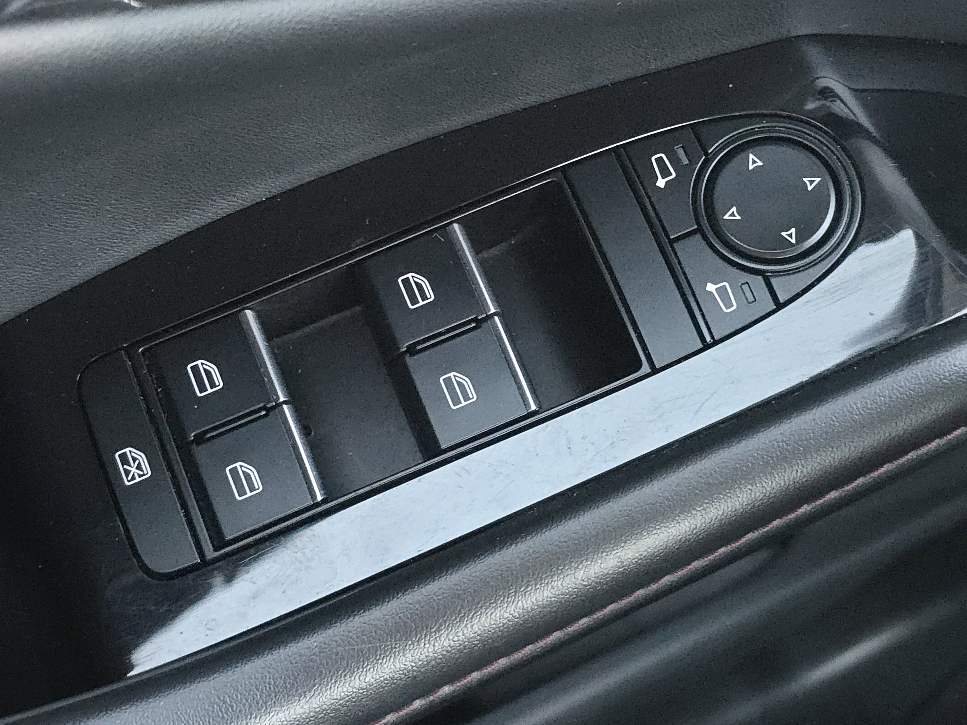 Used 2025 MAZDA CX-30 AWD 2.5 S w/ Preferred Package image 11