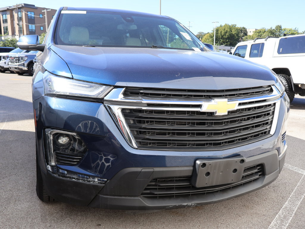 Used 2023 Chevrolet Traverse LS w/ Safety Package FWD image 3