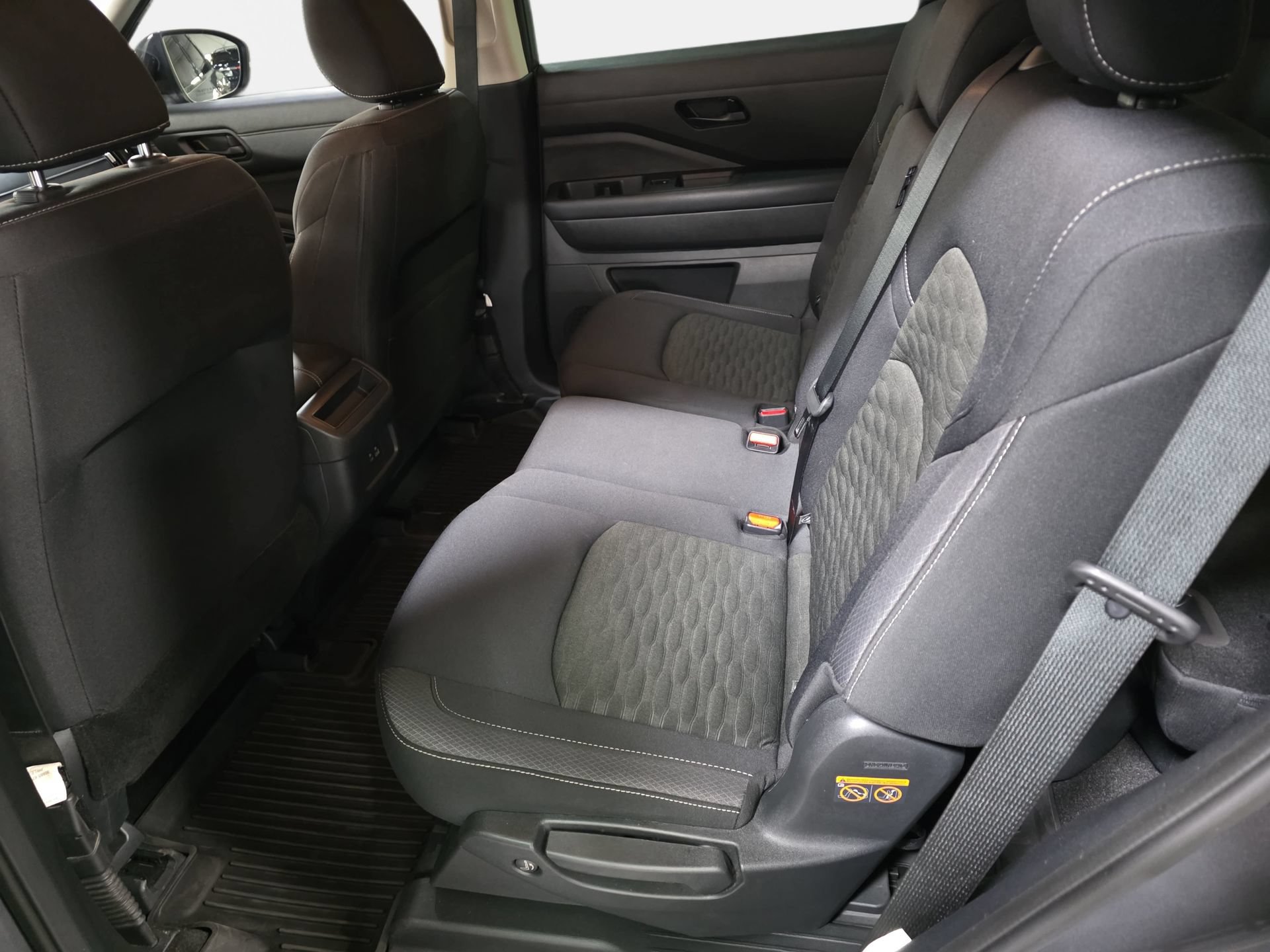 Used 2023 Nissan Pathfinder S AWD/4WD image 13