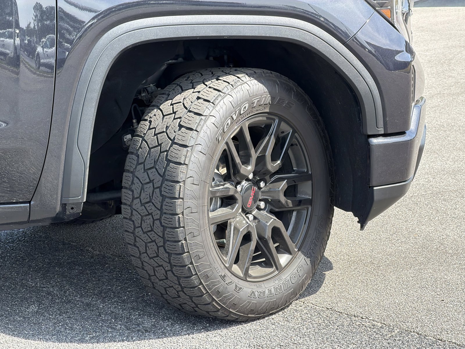 Used 2023 GMC Sierra 1500 Elevation w/ X31 Off-Road Package AWD/4WD image 9